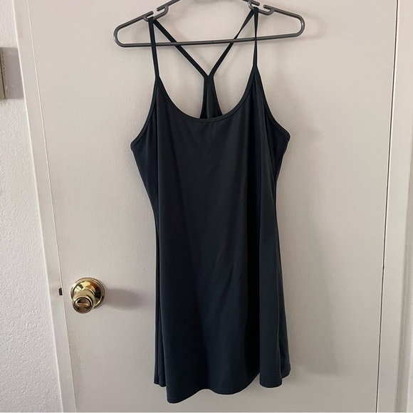 Quince Ultra Form Active Dress Forest Green Large Built in Shorts - Picture 2 of 8